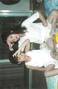 THE STORY BEGINS 專輯卡 