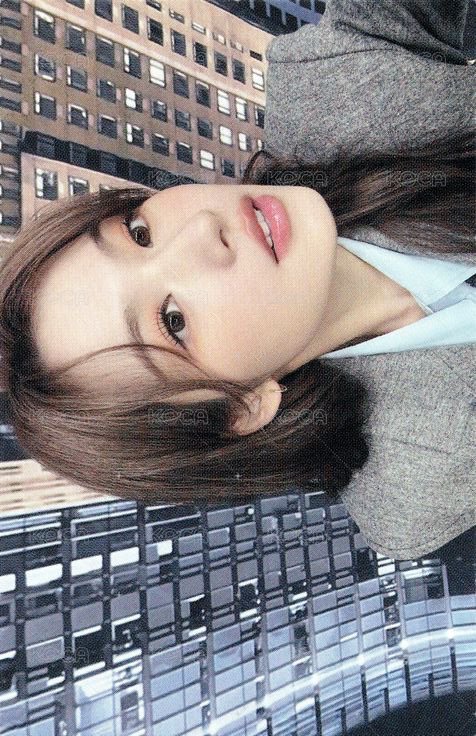 TWICE SEASON’S GREETINGS 2024 年曆卡  正面