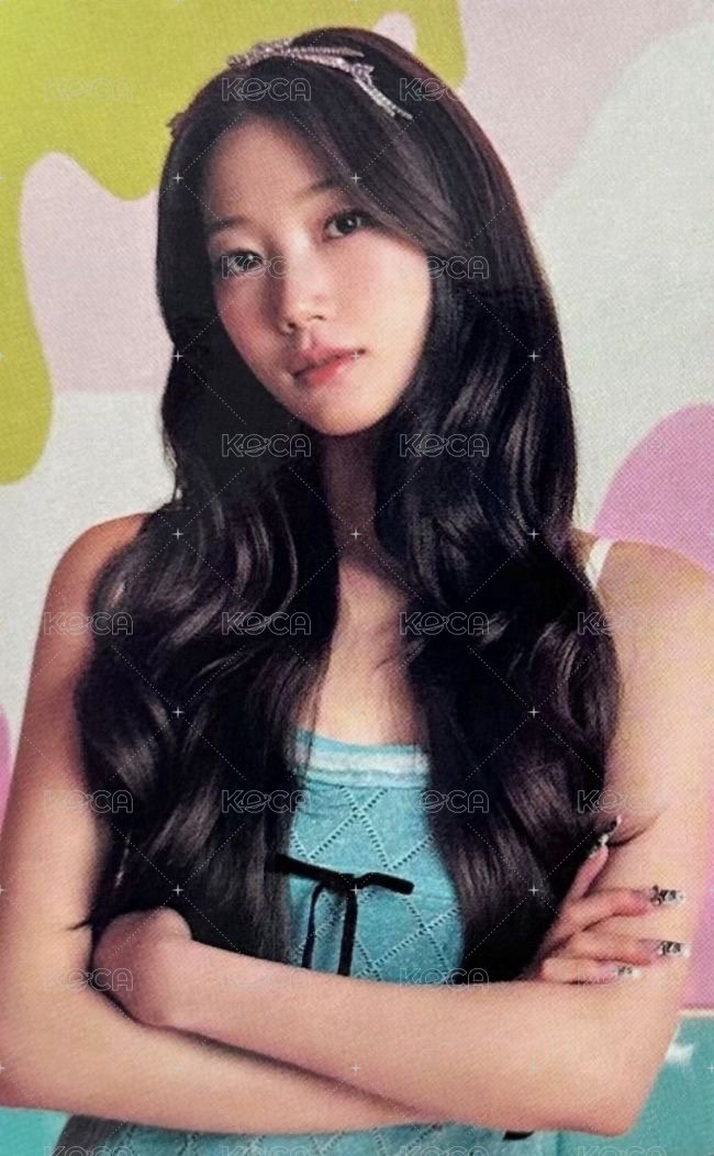 DIFFERENT 專輯卡 小卡盤ver. 正面