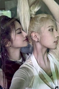 FORWARD 雜誌卡 NPOMV 薛裴雙人卡