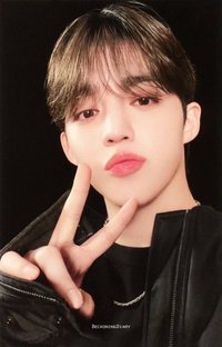 FOLLOW AGAIN 隨機卡 ｜韓通卡包