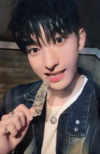 ‘TELEPARTY’ yzy 線下 幸運卡 