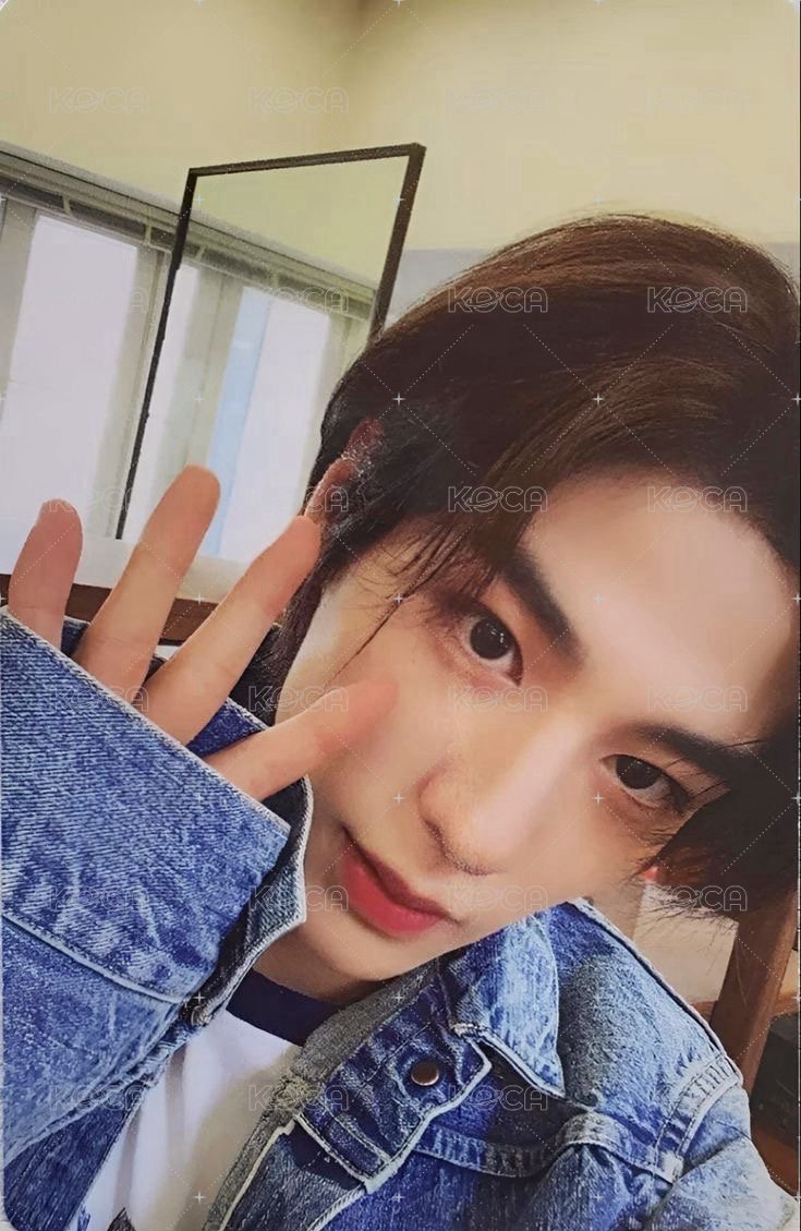 WHO! 專輯卡 Crunch 專卡 5 ver.B 正面