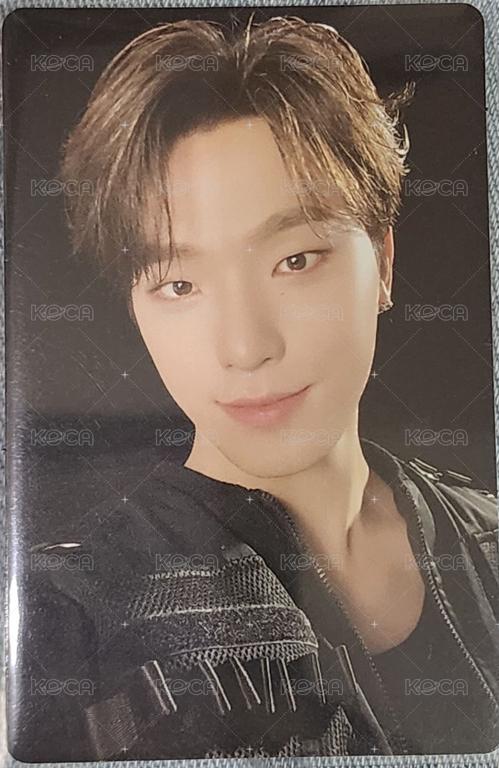 FOLLOW AGAIN 隨機卡 卡包卡 正面