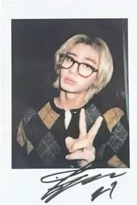 19.99 yzy 特典卡 復刻拍立得5