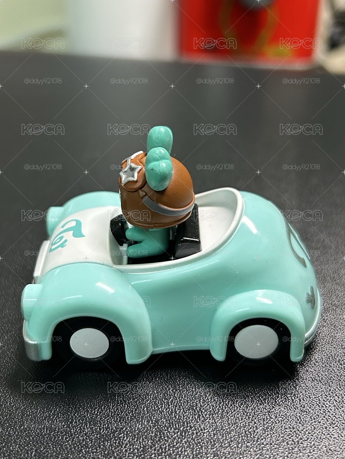MINA 萬代聯名扭蛋回力車