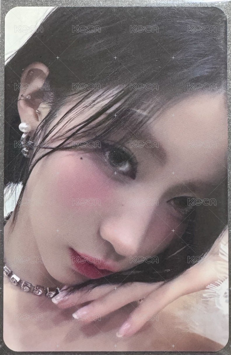 一週年寫真書 yg 線下 D ver. 特典卡  正面