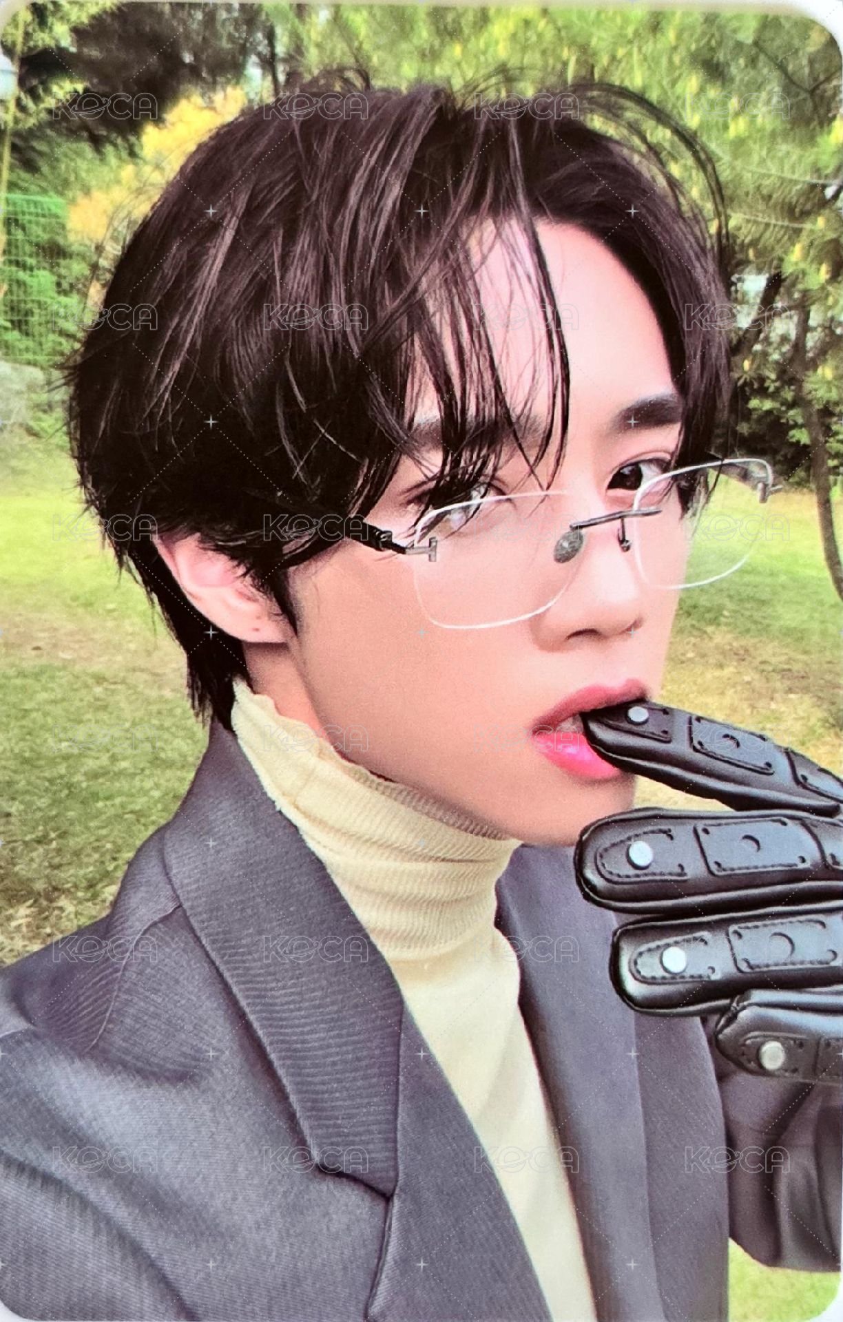 雜誌卡 伊周 正面