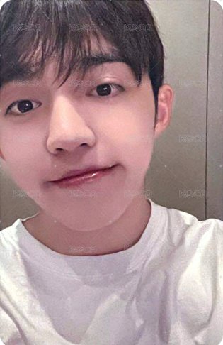 正四 yzy F 簽售卡  正面