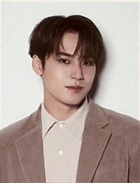 INCOMPLETE 周邊卡 帽T 證件照