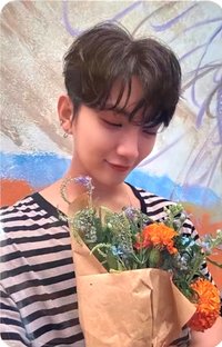 MINI9 yzy A 簽售卡 