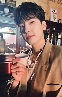 MINI11 yzy 6.0 特典卡 