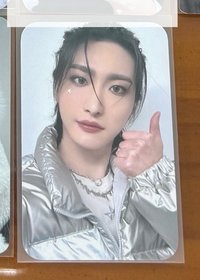 銀色兔子（舞台導入有戴兔子安全帽超好看）