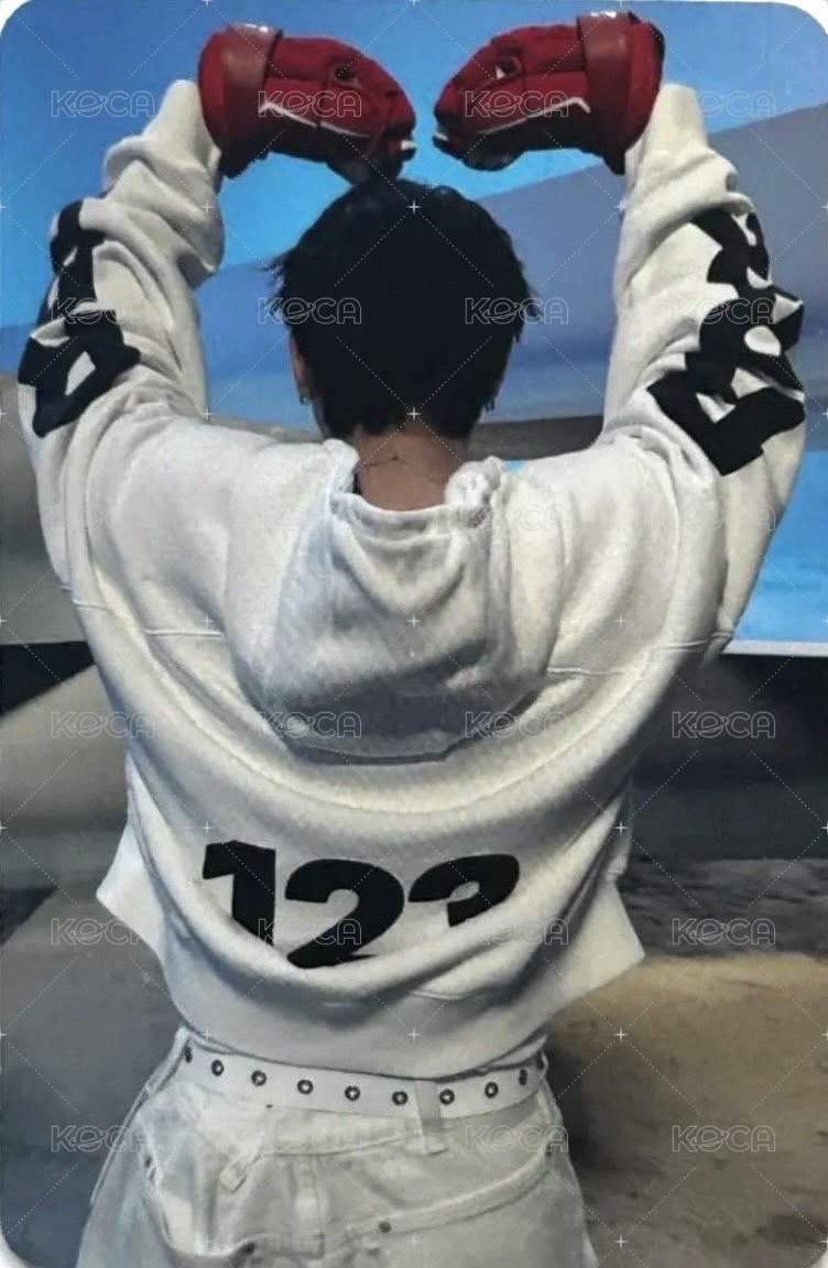 KARMA 專輯卡 Hooray ver. 背面