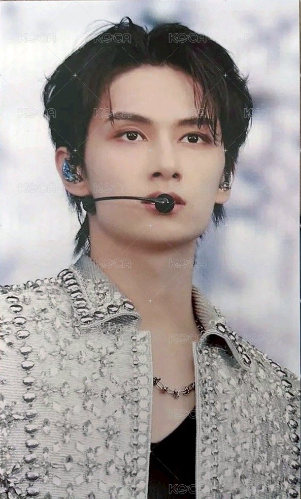 FOLLOW AGAIN 環球 藍光特典 明信片  正面