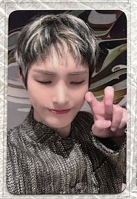 眯眼比耶可可愛愛