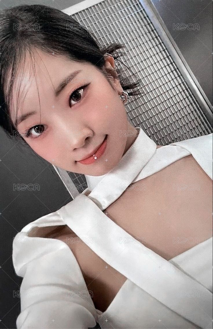 READY TO BE 專輯卡  正面