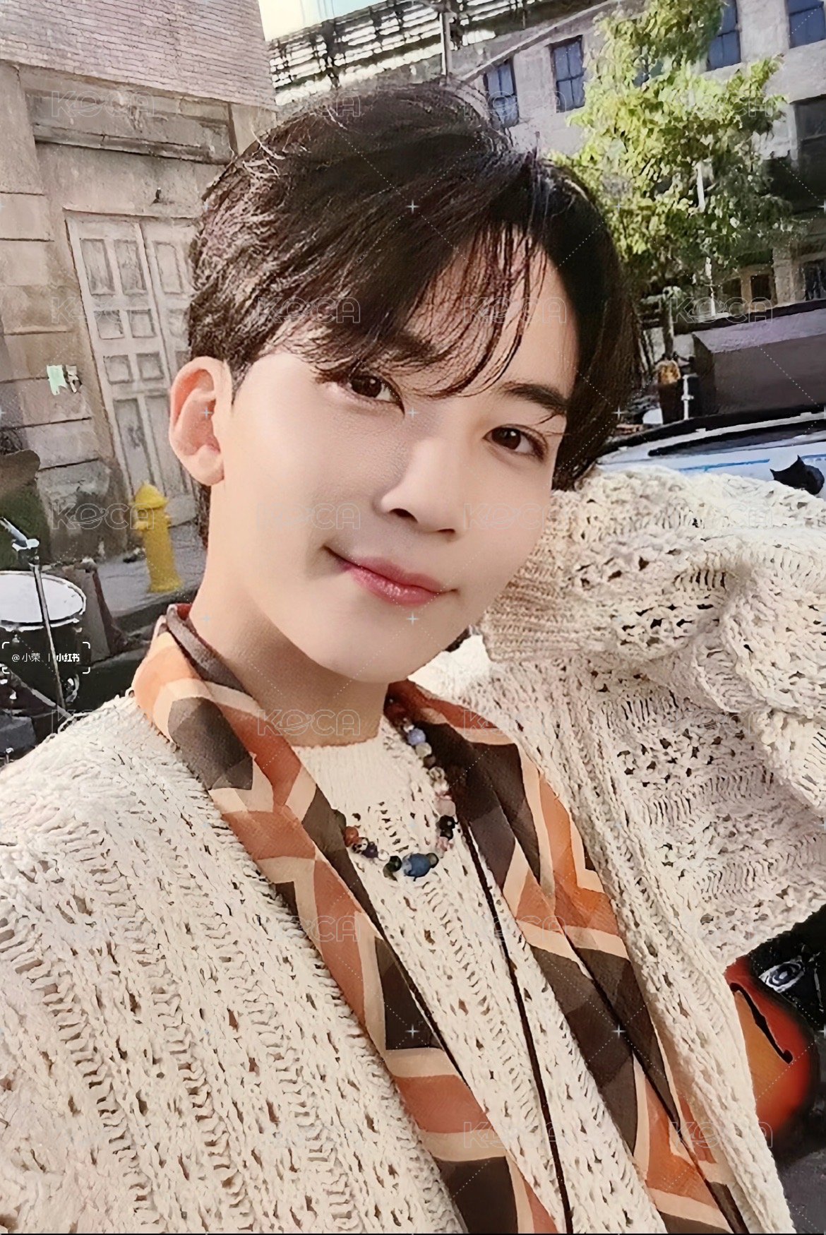 MINI11 yzy 澳門線下 簽售卡  正面