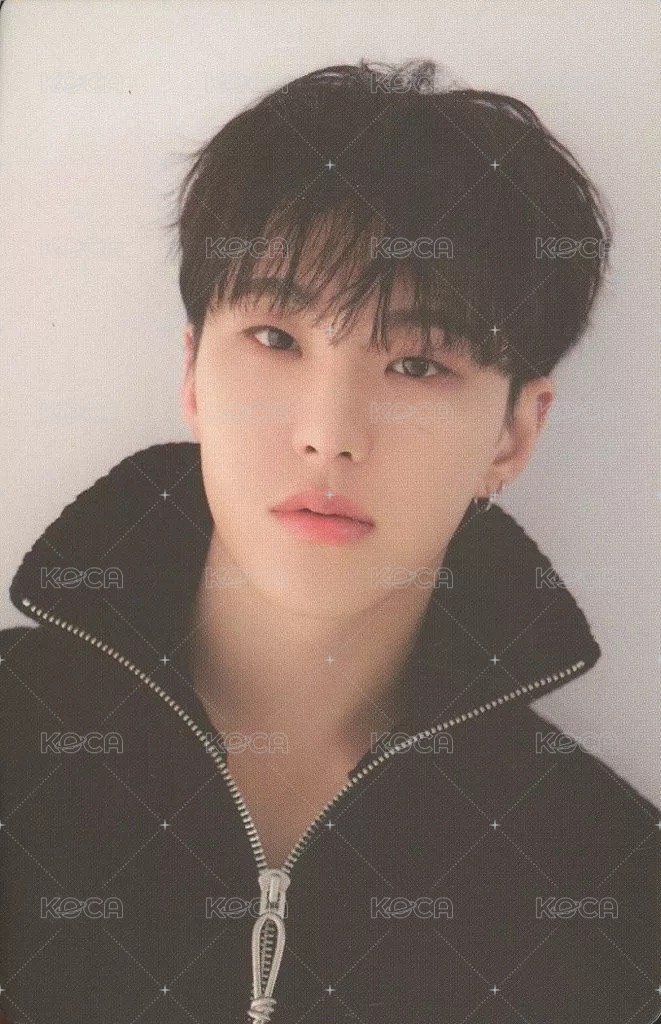 FOLLOW AGAIN 隨機卡  正面