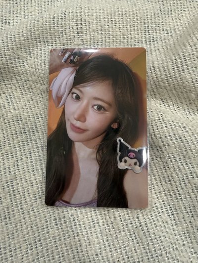 LE SSERAFIM sakura 三麗鷗聯名 小卡+空專