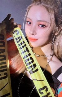 GUESS WHO 專輯卡 