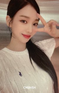 Girls yzy 特典卡 一直娛元旦特典柚