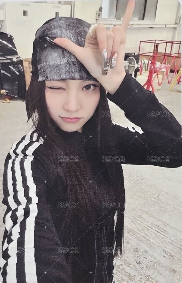 FAMOUS 專輯卡 Cartoon ver. 正面