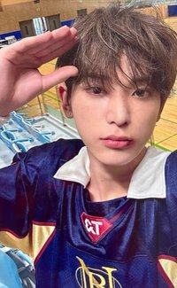 NOW knpops 簽售卡 