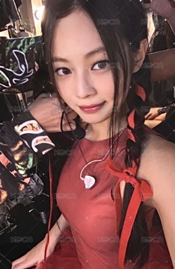 BORN PINK 專輯卡 黑膠 B ver. 正面