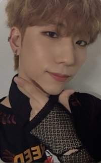 HELLO,WORLD! 專輯卡 