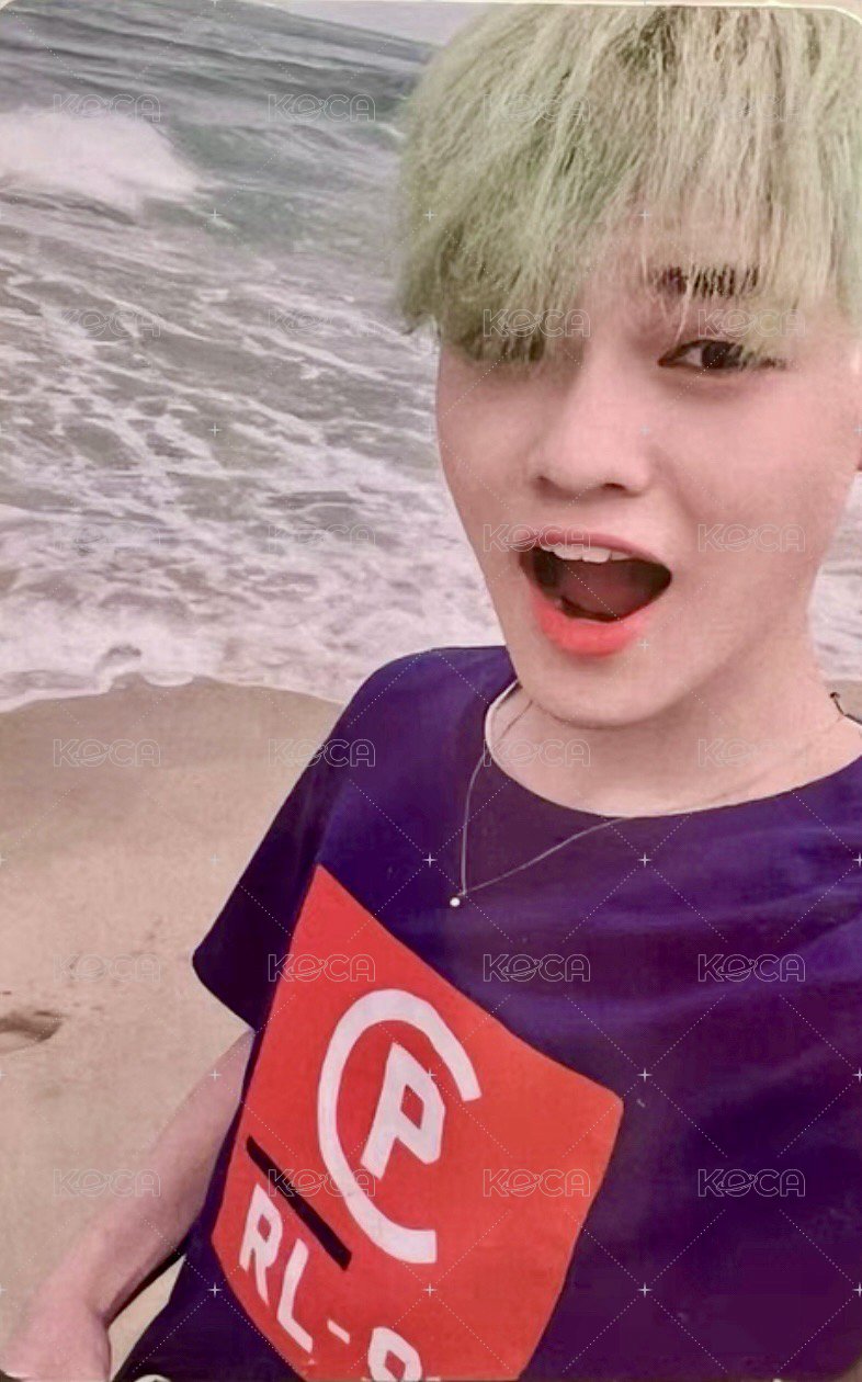 We Go Up 專輯卡  正面