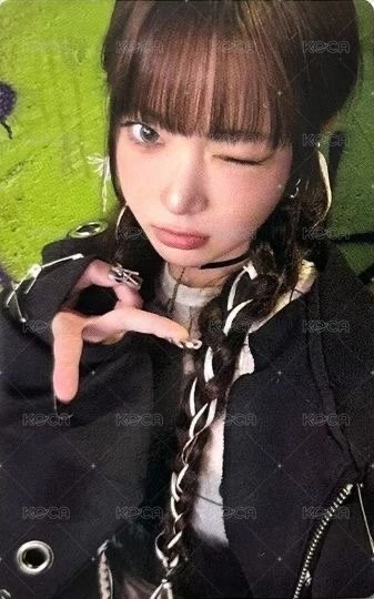 DIFFERENT 專輯卡 ver.單封 正面