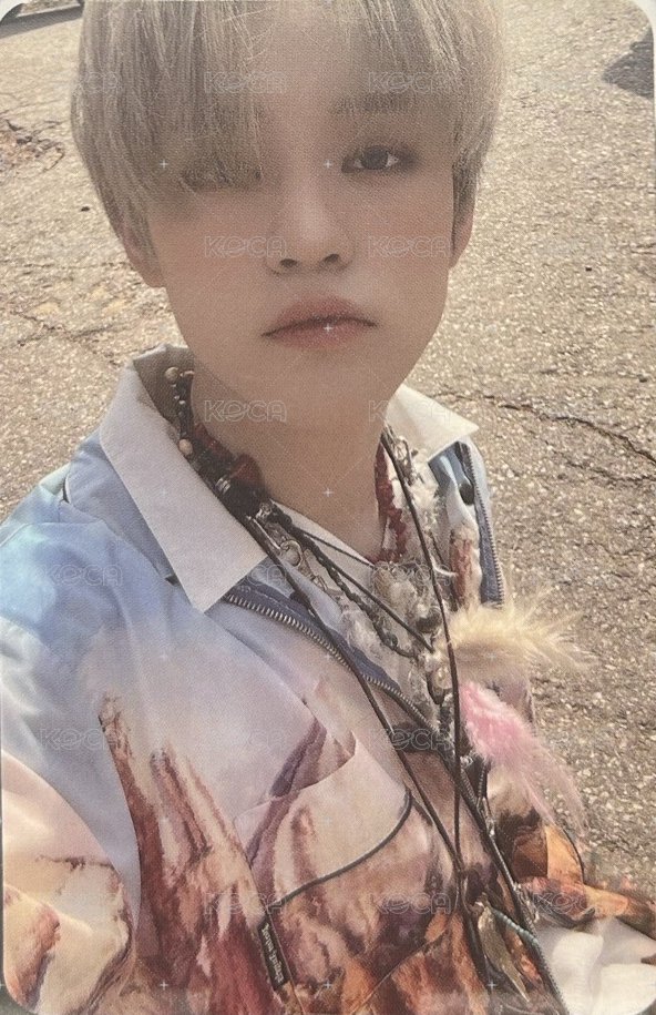 Hot Sauce 專輯卡 Chilling ver 正面