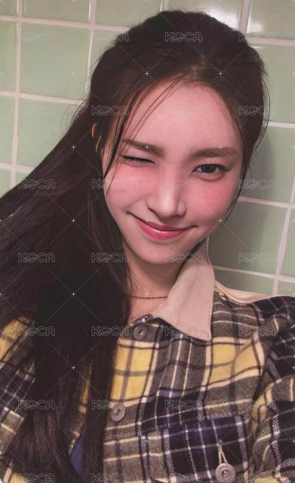 SUPER REAL ME wvs 預售A 特典卡  正面