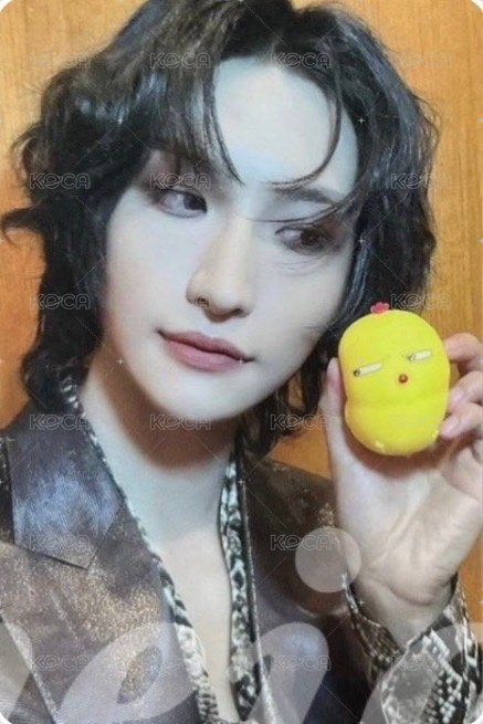 GOLDEN HOUR :  Part.3 In Your Fantasy target 特典卡 SQUISH ver. 正面