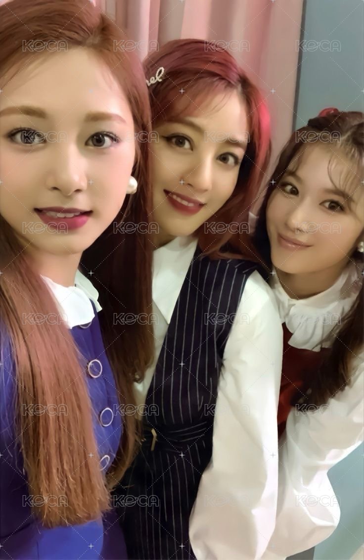 Eyes Wide Open 專輯卡 三人卡 正面