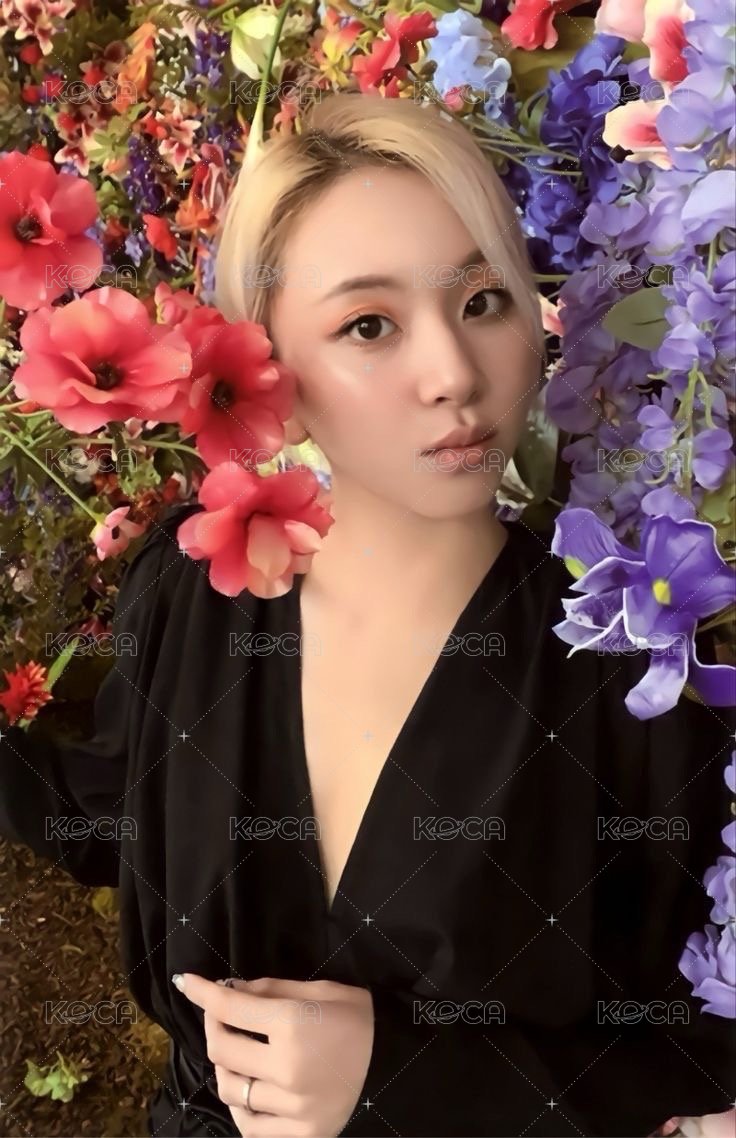 Eyes Wide Open 專輯卡  正面