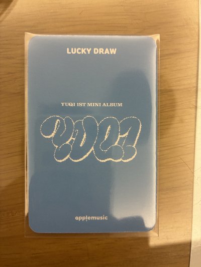 Yuqi 雨琦 am特典卡