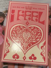 QUEEN版全收（娟折疊海報+貼紙+妮卡+舒拍立得+舒ID卡）