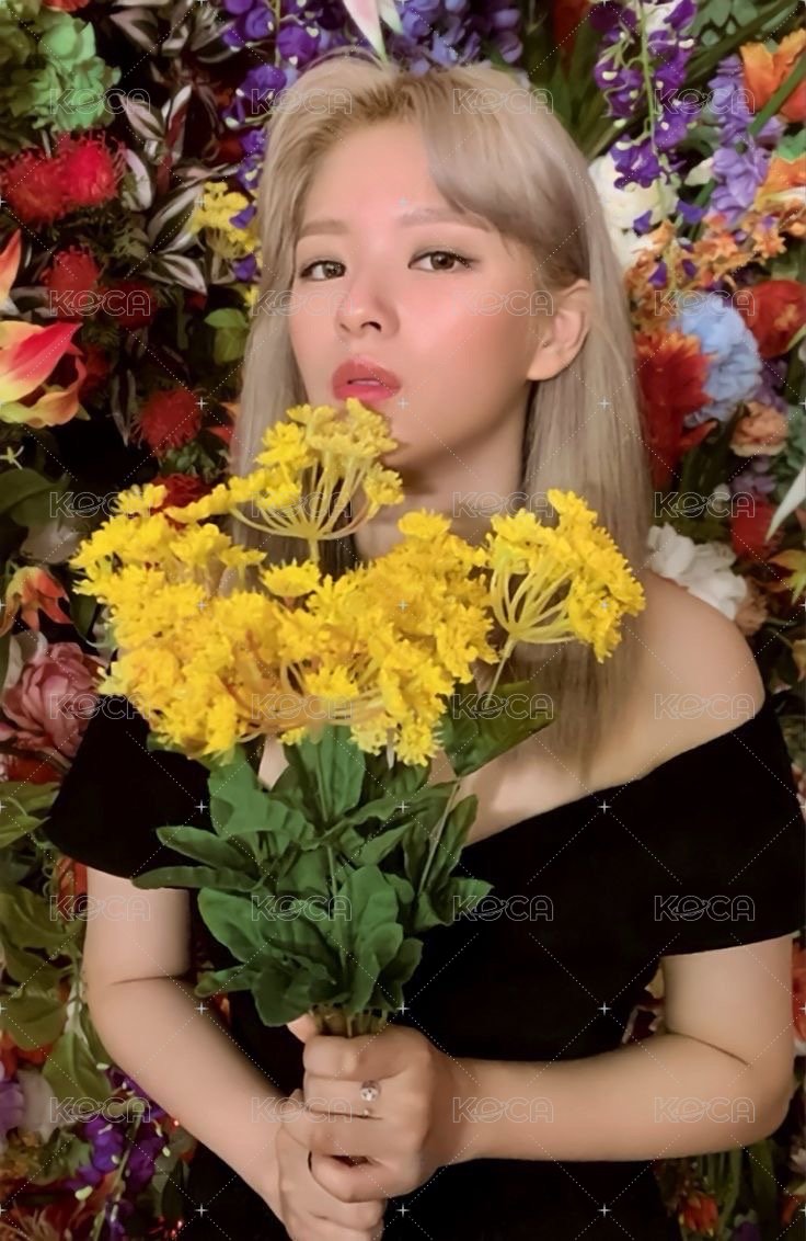 Eyes Wide Open 專輯卡  正面