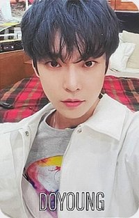 LOVEHOLIC 專輯卡 C ver