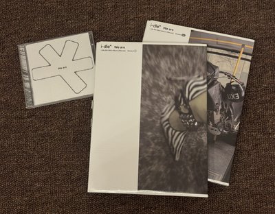 I-dle 迷8專 We are Jewel/I/We ver. 「無專卡」 全帶250附官方海報