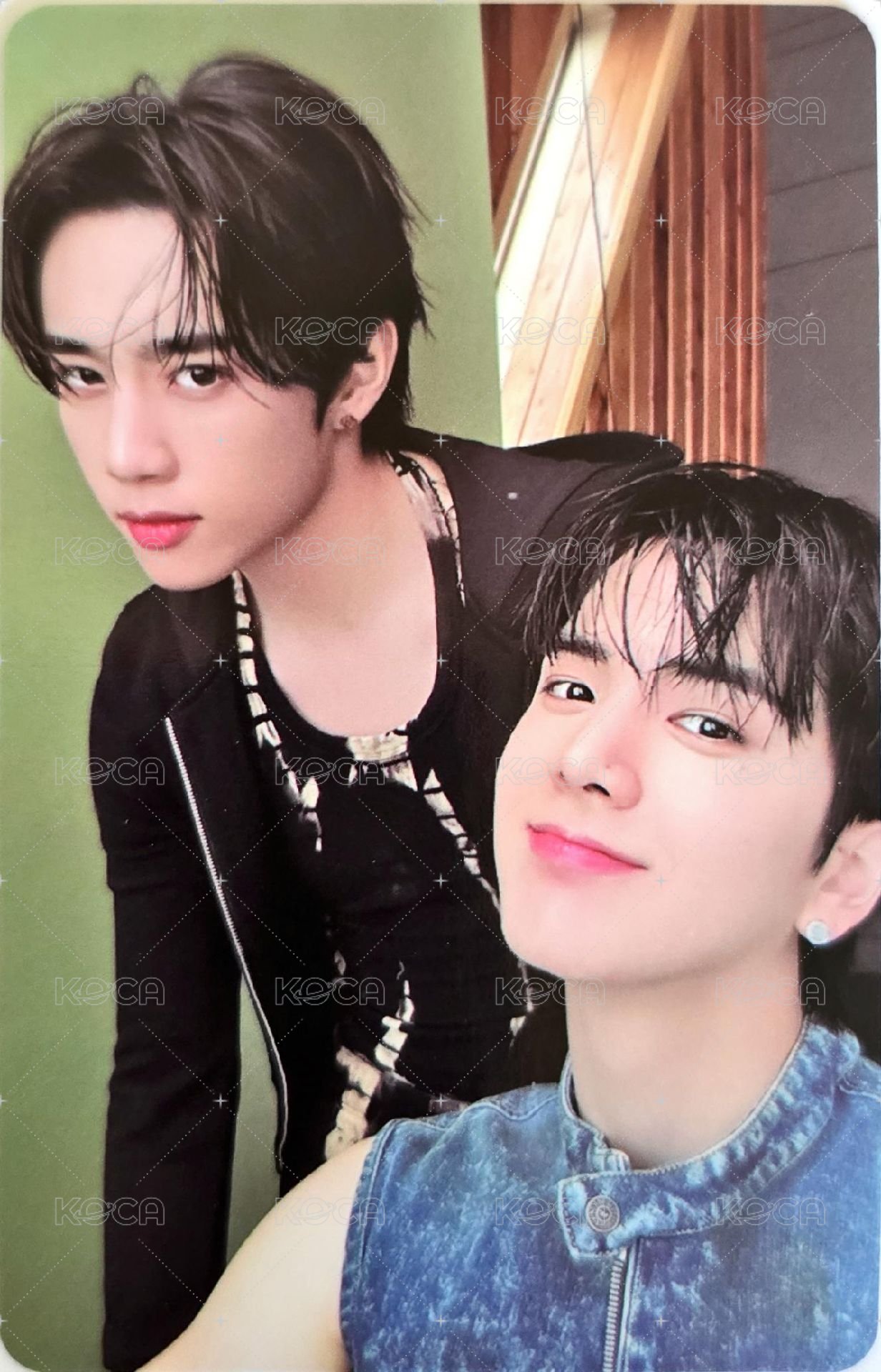 雜誌卡 伊周 正面