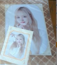F賞 明信片+資料夾 Liz