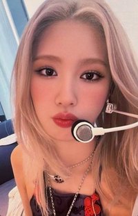 I LOVE yzy 2.0 簽售卡 耳麥麵