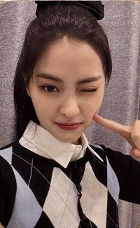 迷五 運動鞋 第二週 打歌卡 戳臉