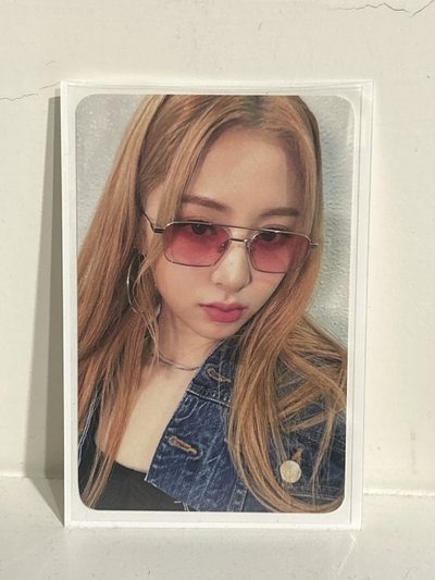 許允真幸運卡 lesserafim 