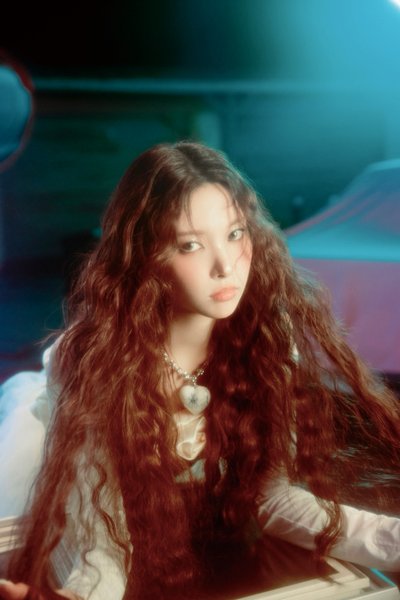 ILLIT Yunah 卷毛小玧 日本通路