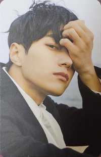 BETWEEN MEMORY AND MEMORY 專輯卡 