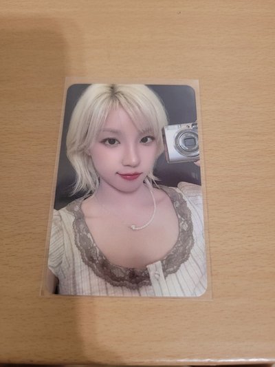 idle We are HL 幸運卡 雨琦拿相機